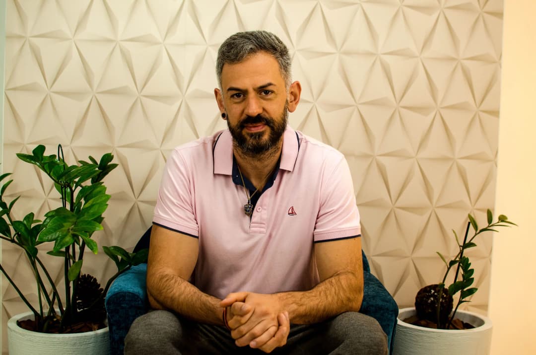 Psicólogo Vandro Antônio, atendimento psicológico indivudual, atendimento psicológico de casal, atendimento psicológico presencial, atendimento psicológico virtual e atendimento de brasileiros no exterior.